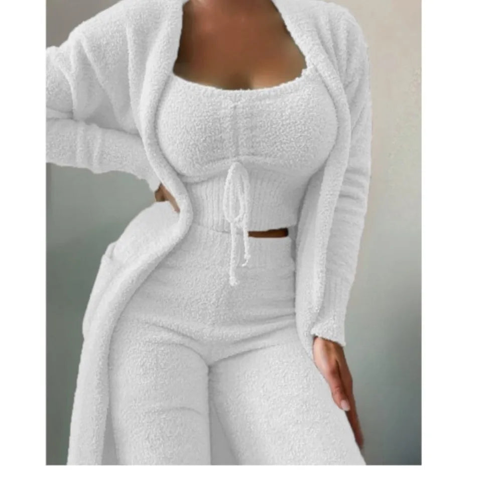 Ensemble cocooning femme – Cardigan en peluche à lacets et pantalon assorti, look chaud et élégant