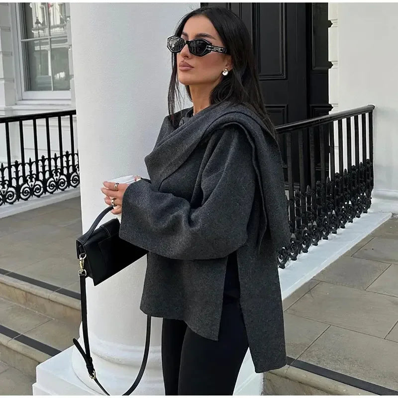 Cardigan court gris pour femme avec écharpe assortie – Élégance et confort pour la saison automne-hiver