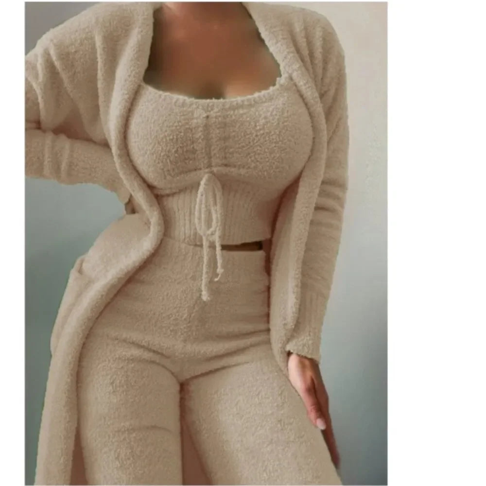 Ensemble cocooning femme – Cardigan en peluche à lacets et pantalon assorti, look chaud et élégant