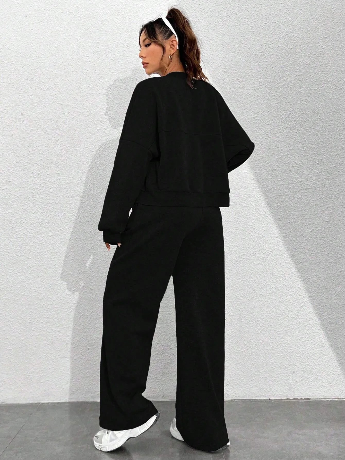 Ensemble Sport Femme – Sweat Oversize et Pantalon à Lacets, Tenue Confortable et Décontractée